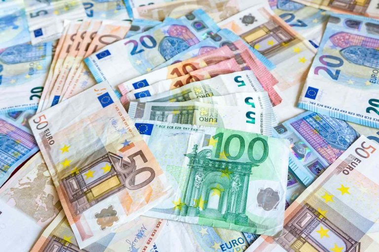 RENTENANGST IN DEUTSCHLAND: 82 Prozent glauben nicht mehr an ihre Rente – und Merz macht alles noch schlimmer!