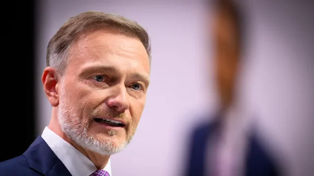 Lindner attackiert Kanzler Merz, wirft ihm gebrochene Zusagen und mehr Schulden vor