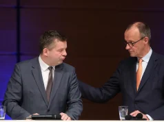 UNANGENEHMER MOMENT FÜR MERZ: Klares Signal vor wichtiger Wahl UNANGENEHMER MOMENT FÜR MERZ: Klares Signal vor wichtiger Wahl