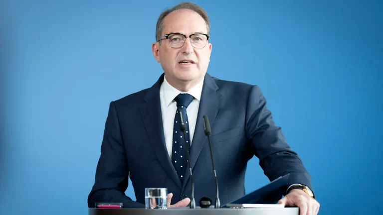 DRAMATISCHE WARNUNG AUS BERLIN: Politische Gewalt wird zum immer größeren Problem