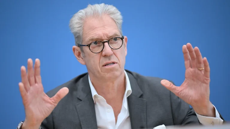 ÄRZTE SCHLAGEN ALARM: Bald 115.000 Patienten mehr – Praxen am Limit