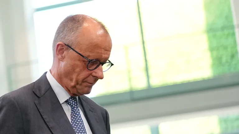 WM-EKLAT: Kanzleramt erklärt peinlichen Merz-Post