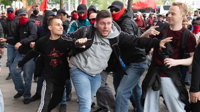 JOURNALISTEN GEJAGT UND ANGEGRIFFEN: Neue Details zur Attacke in Erfurt