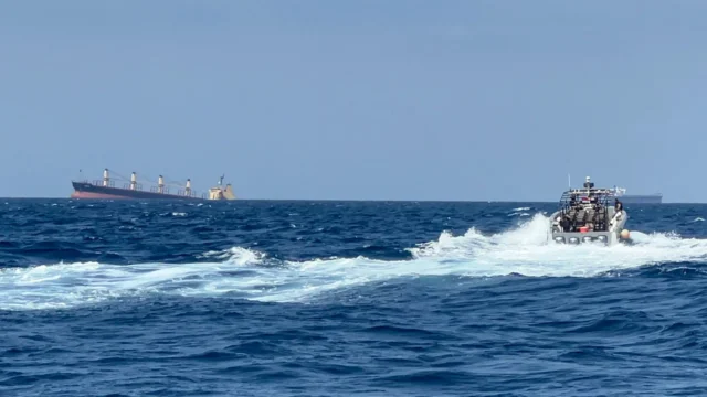 BRITEN SCHLAGEN ALARM: Frachtschiff vor Jemen attackiert
