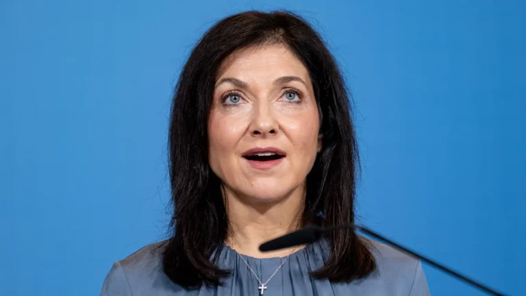 KARLSRUHE MUSS ENTSCHEIDEN!  Wenn ein Instagram-Post der Ministerin vor dem Verfassungsgericht landet!